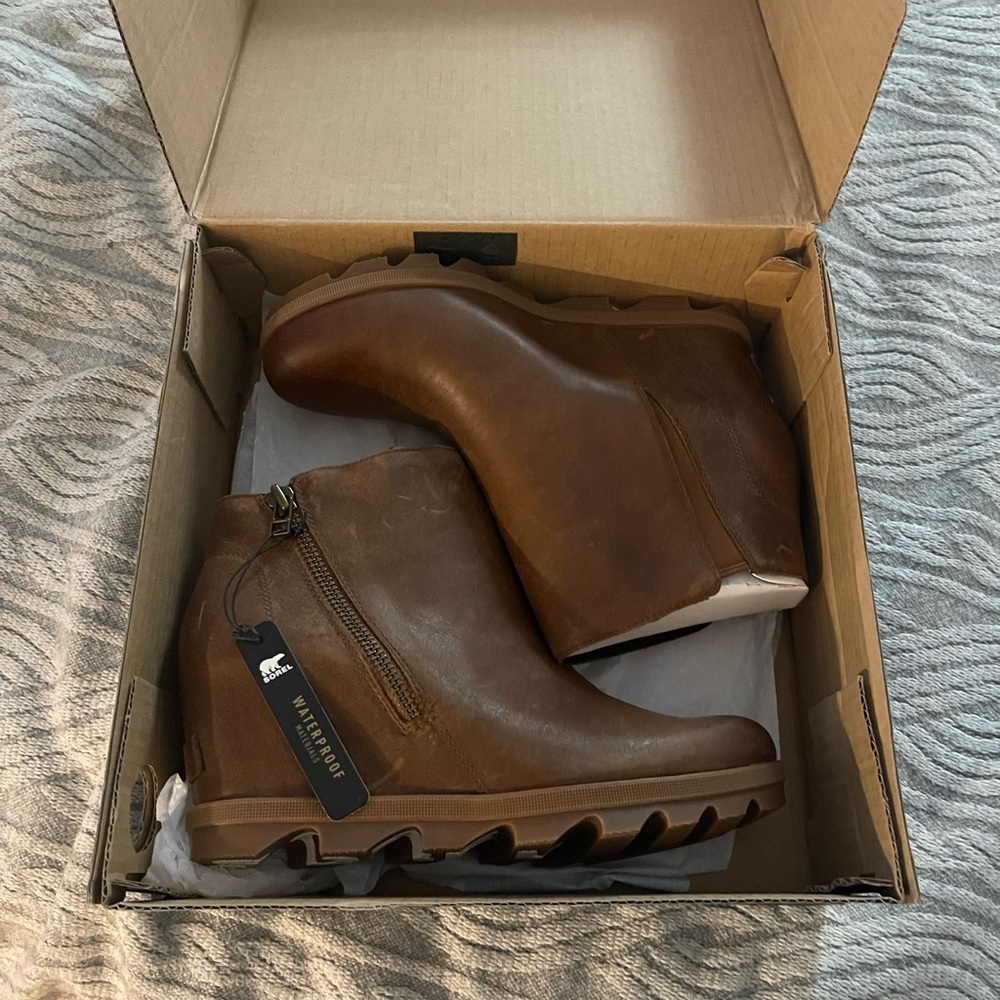 Sorel brown leather waterproof boots